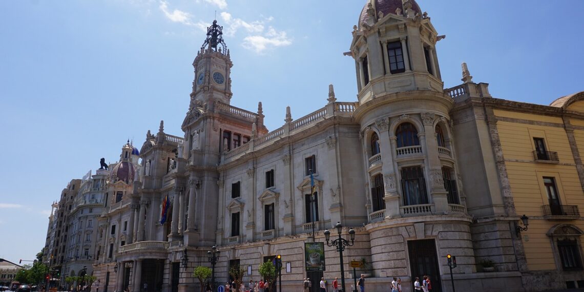 suspensión temporal de nuevos apartamentos turísticos en la ciudad de Valencia